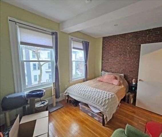 15 Walnut St, Somerville, MA 02143