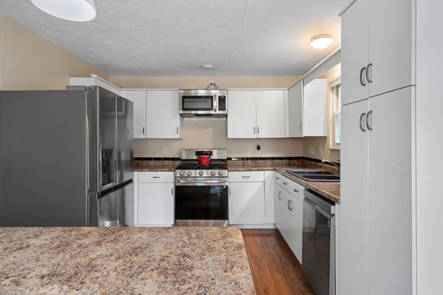 626 Knollwood Dr, La Vergne, TN 37086