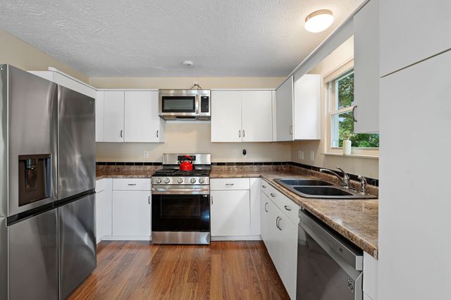 626 Knollwood Dr, La Vergne, TN 37086