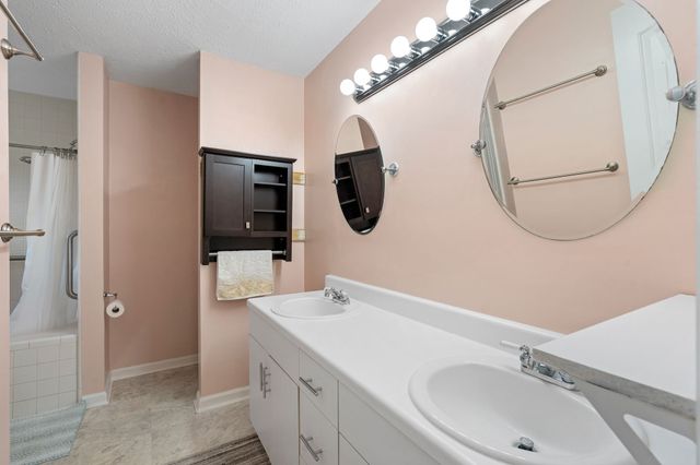 626 Knollwood Dr, La Vergne, TN 37086