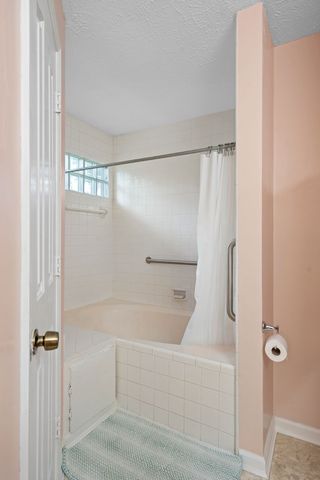 626 Knollwood Dr, La Vergne, TN 37086