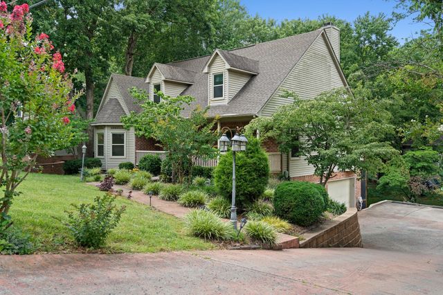 626 Knollwood Dr, La Vergne, TN 37086
