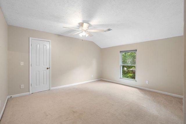 626 Knollwood Dr, La Vergne, TN 37086