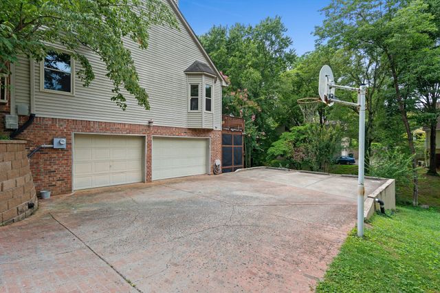 626 Knollwood Dr, La Vergne, TN 37086