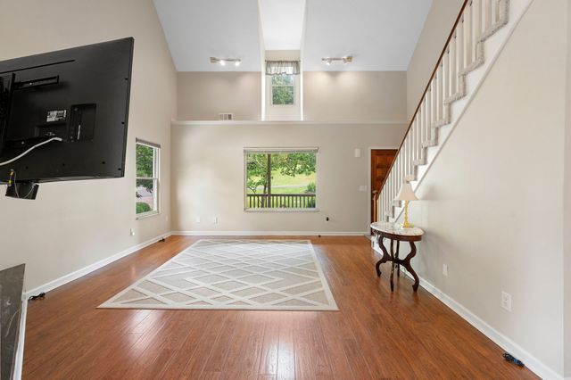 626 Knollwood Dr, La Vergne, TN 37086