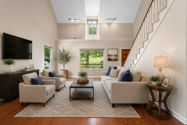 626 Knollwood Dr, La Vergne, TN 37086