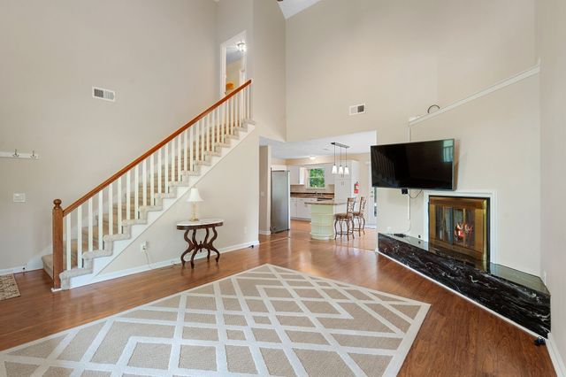 626 Knollwood Dr, La Vergne, TN 37086