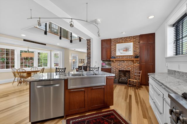 120 E Third Street, Lexington, KY 40508