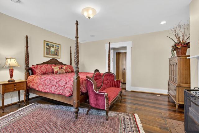 120 E Third Street, Lexington, KY 40508