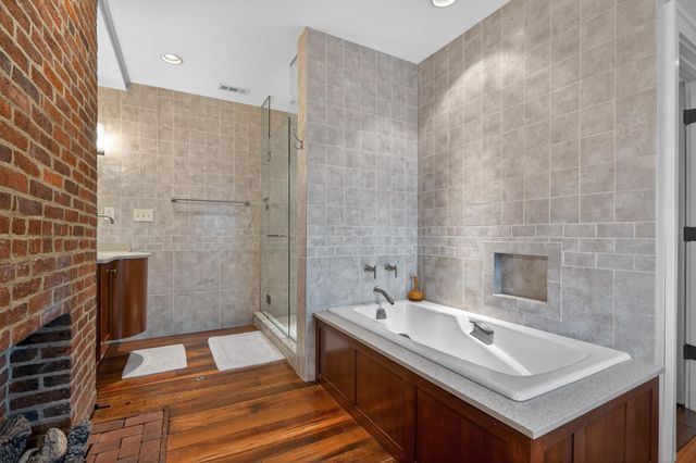 120 E Third Street, Lexington, KY 40508