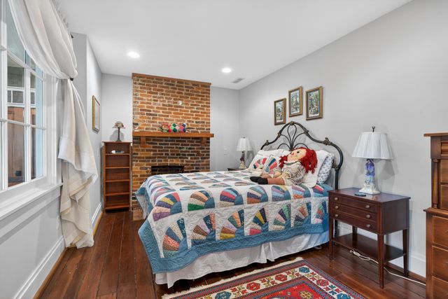 120 E Third Street, Lexington, KY 40508