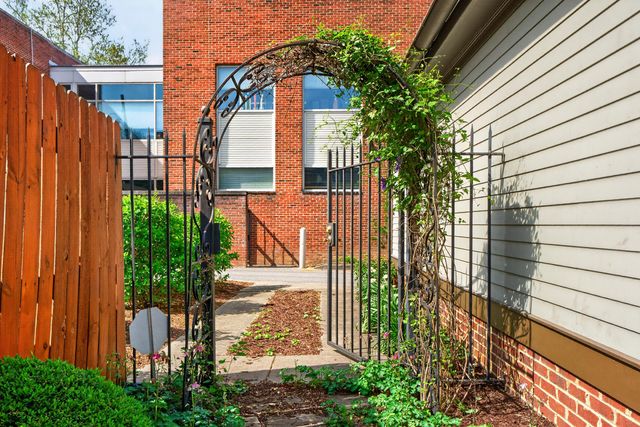 120 E Third Street, Lexington, KY 40508