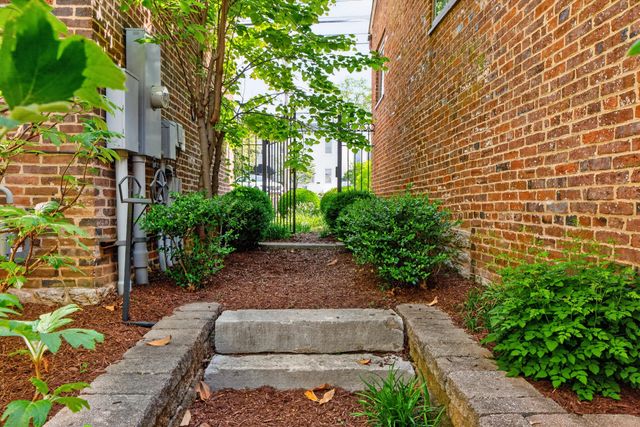 120 E Third Street, Lexington, KY 40508