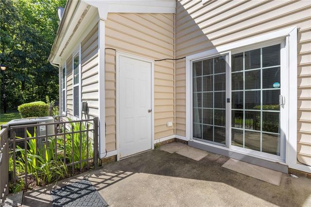 2284 Humphreys Dr Unit 281, Suffolk, VA 23435