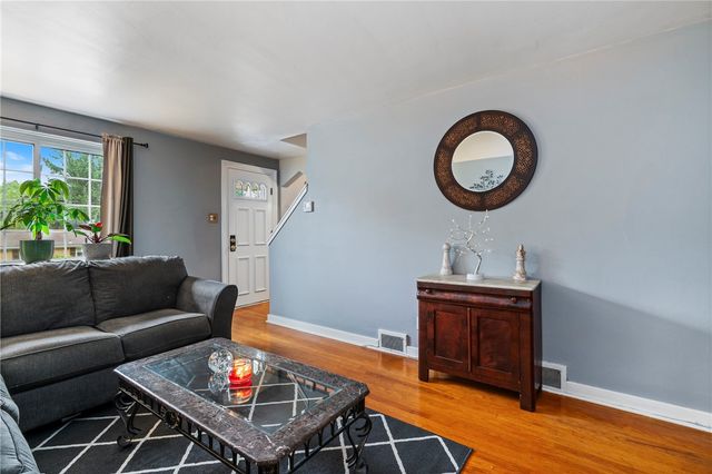 435 Filmore Rd, Forest Hills Boro, PA 15221