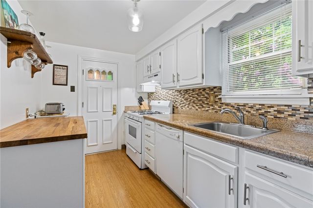 435 Filmore Rd, Forest Hills Boro, PA 15221