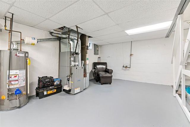 435 Filmore Rd, Forest Hills Boro, PA 15221