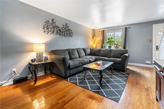 435 Filmore Rd, Forest Hills Boro, PA 15221
