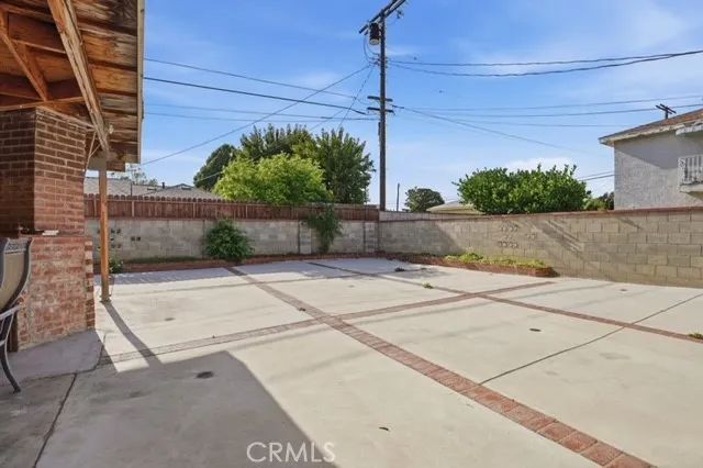 6949 Aura Avenue, Reseda, CA 91335