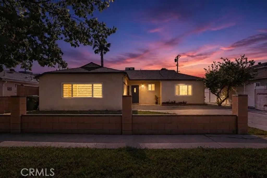 6949 Aura Avenue, Reseda, CA 91335