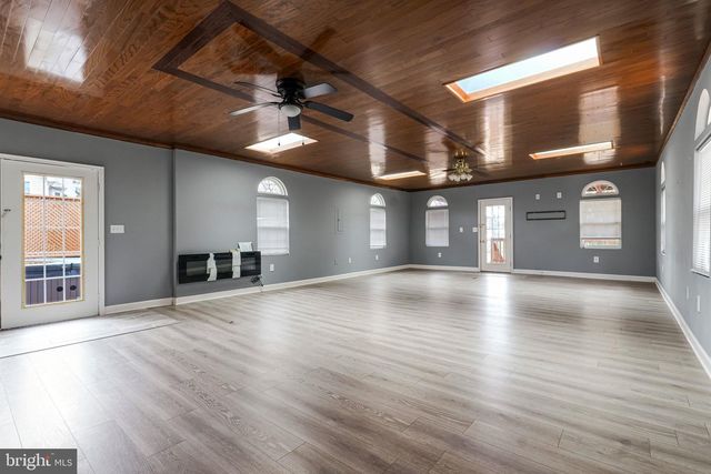 9238 CRESCENT LN, La Plata, MD 20646