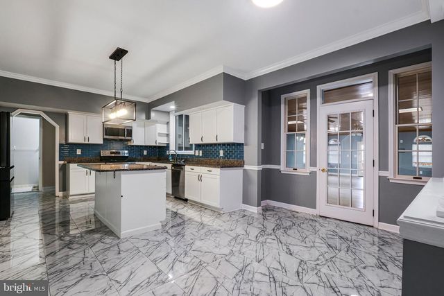 9238 CRESCENT LN, La Plata, MD 20646