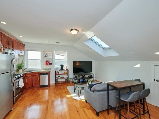 107 Highland Ave 8, Salem, MA 01960