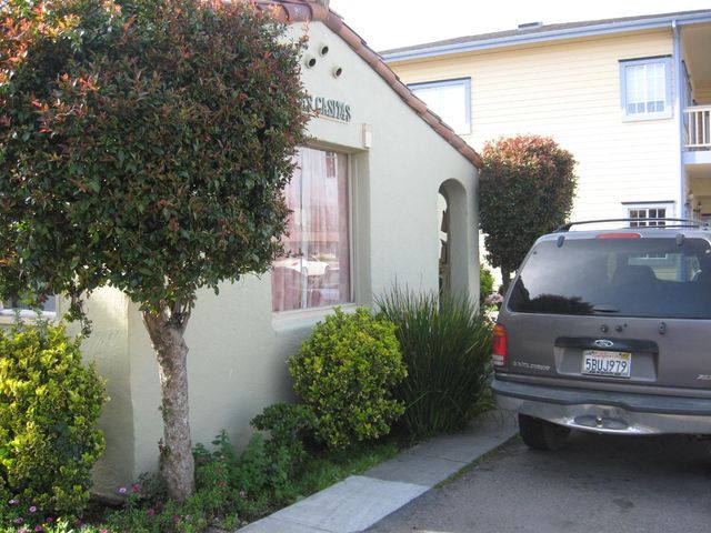 220 Main Street, Half Moon Bay, CA 94019