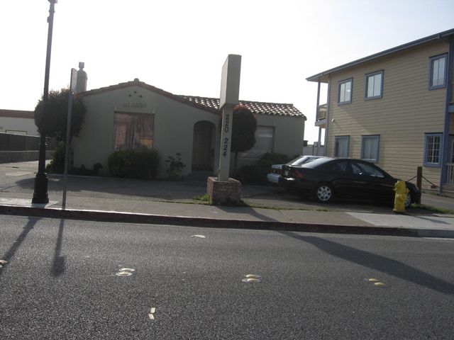 220 Main Street, Half Moon Bay, CA 94019