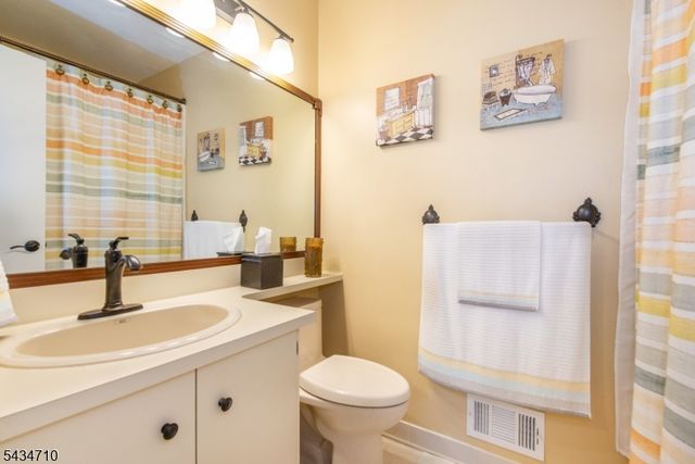 193 Gettysburg Way, Lincoln Park Boro, NJ 07035