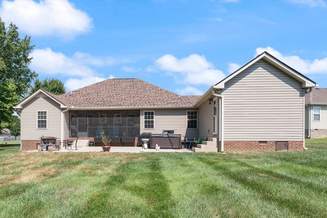 130 Beaver Creek Dr, Portland, TN 37148