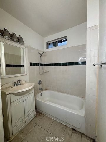 3841 Tweedy, South Gate, CA 90280
