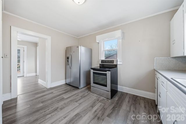 2036 4th Street NE, Hickory, NC 28601