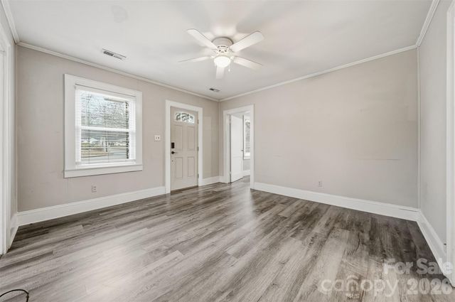 2036 4th Street NE, Hickory, NC 28601