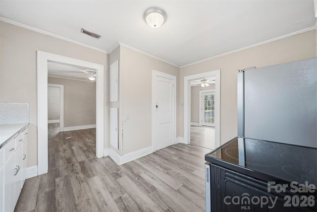 2036 4th Street NE, Hickory, NC 28601