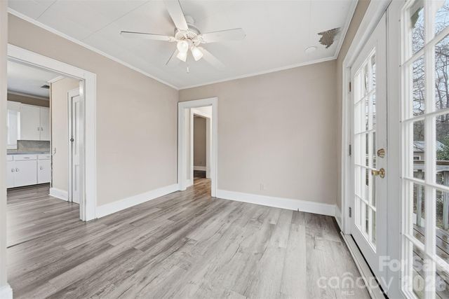 2036 4th Street NE, Hickory, NC 28601