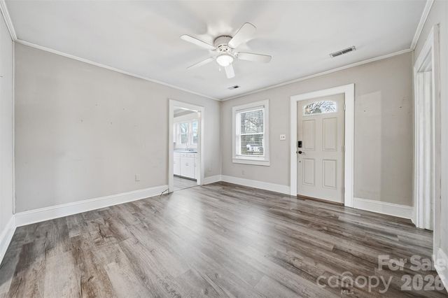 2036 4th Street NE, Hickory, NC 28601