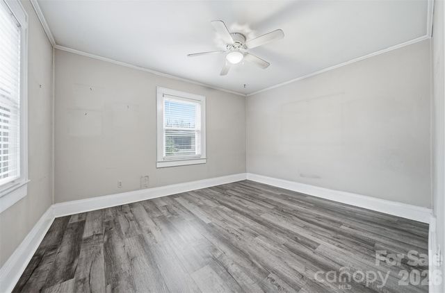 2036 4th Street NE, Hickory, NC 28601