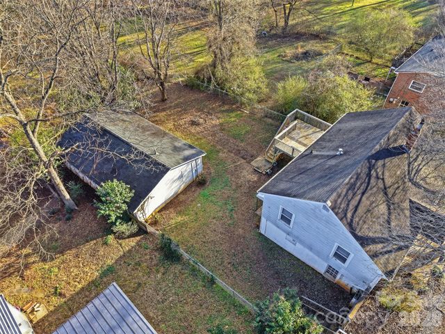 2036 4th Street NE, Hickory, NC 28601