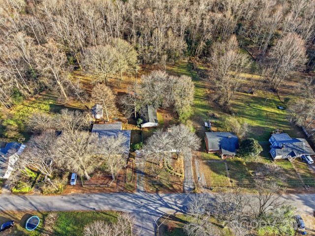 2036 4th Street NE, Hickory, NC 28601