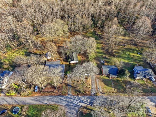 2036 4th Street NE, Hickory, NC 28601