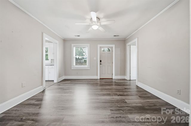 2036 4th Street NE, Hickory, NC 28601