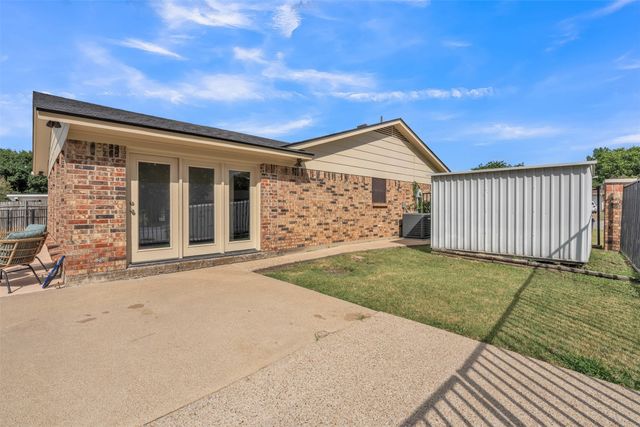 735 Danvers Lane, Mansfield, TX 76063