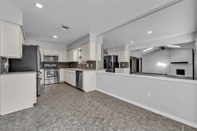 735 Danvers Lane, Mansfield, TX 76063