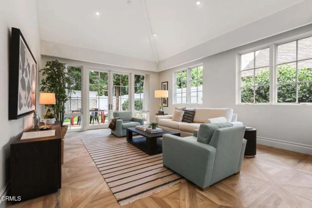 314 S Orchard Drive, Burbank, CA 91506
