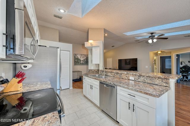 7274 EAGLES PERCH Drive, Jacksonville, FL 32244