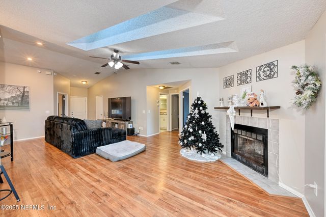 7274 EAGLES PERCH Drive, Jacksonville, FL 32244