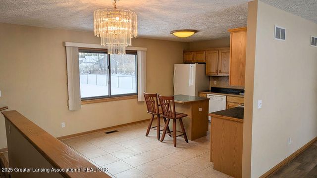 1147 Tamarack Trail, Charlotte, MI 48813