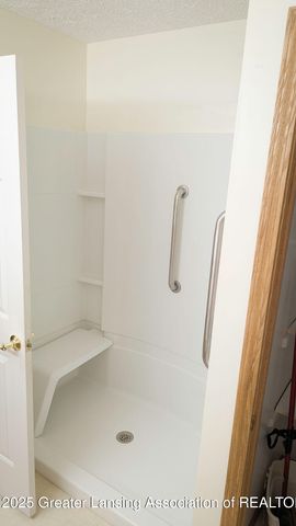 1147 Tamarack Trail, Charlotte, MI 48813