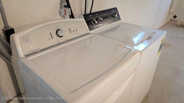 1147 Tamarack Trail, Charlotte, MI 48813